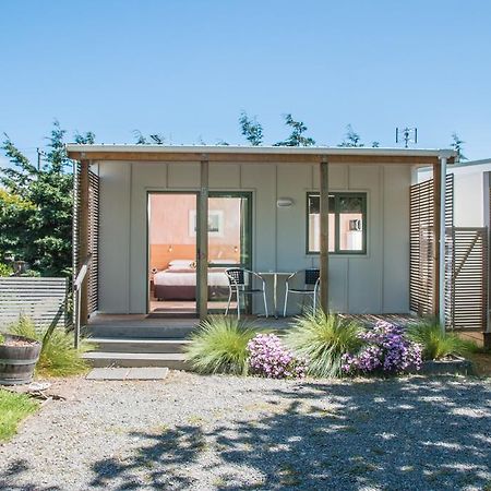 Martinborough Top 10 Holiday Park Exterior photo