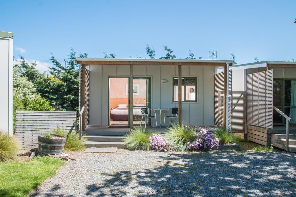 Martinborough Top 10 Holiday Park Exterior photo
