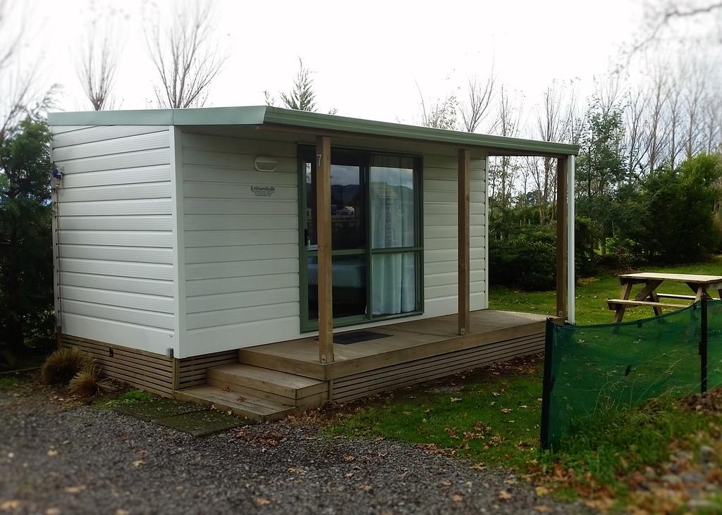 Martinborough Top 10 Holiday Park Exterior photo