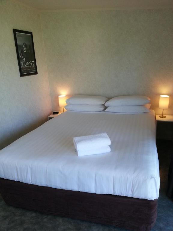 Martinborough Top 10 Holiday Park Room photo