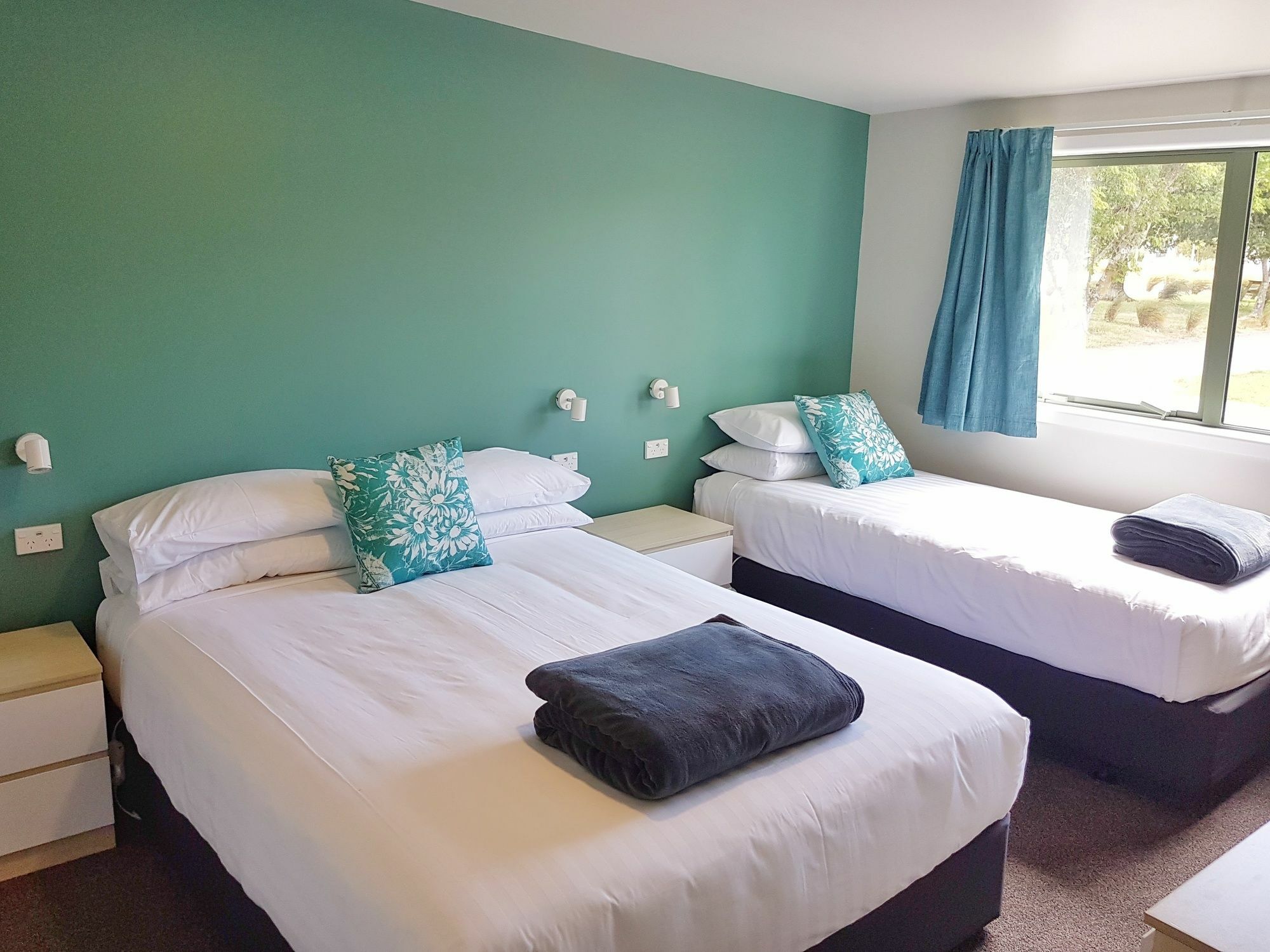 Martinborough Top 10 Holiday Park Exterior photo